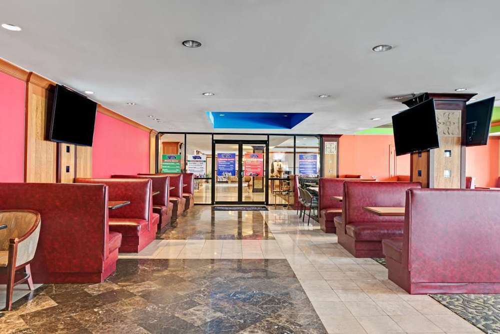 Clarion Hotel Park Central Dallas Restaurant photo