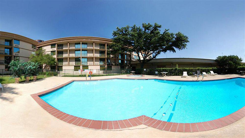 Clarion Hotel Park Central Dallas Exterior photo